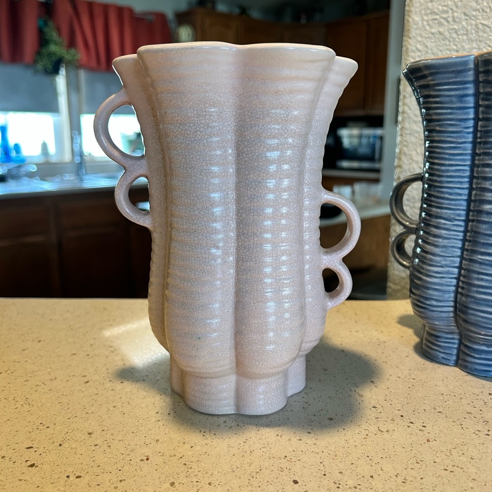Red Wing Pottery #1111 Elegant Pink Ceramic Vase
